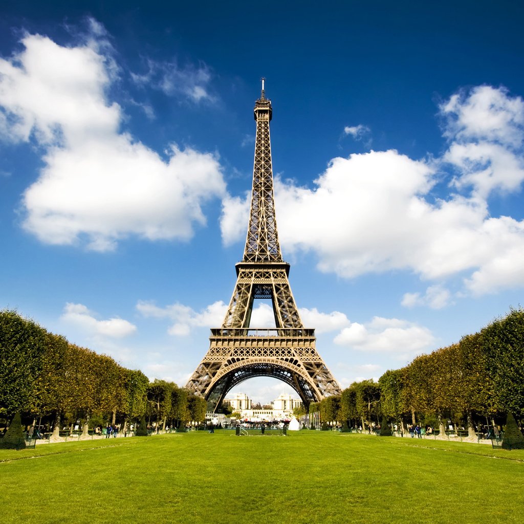 Обои день, париж, эйфелева башня, аллея, day, paris, eiffel tower, alley разрешение 1920x1200 Загрузить