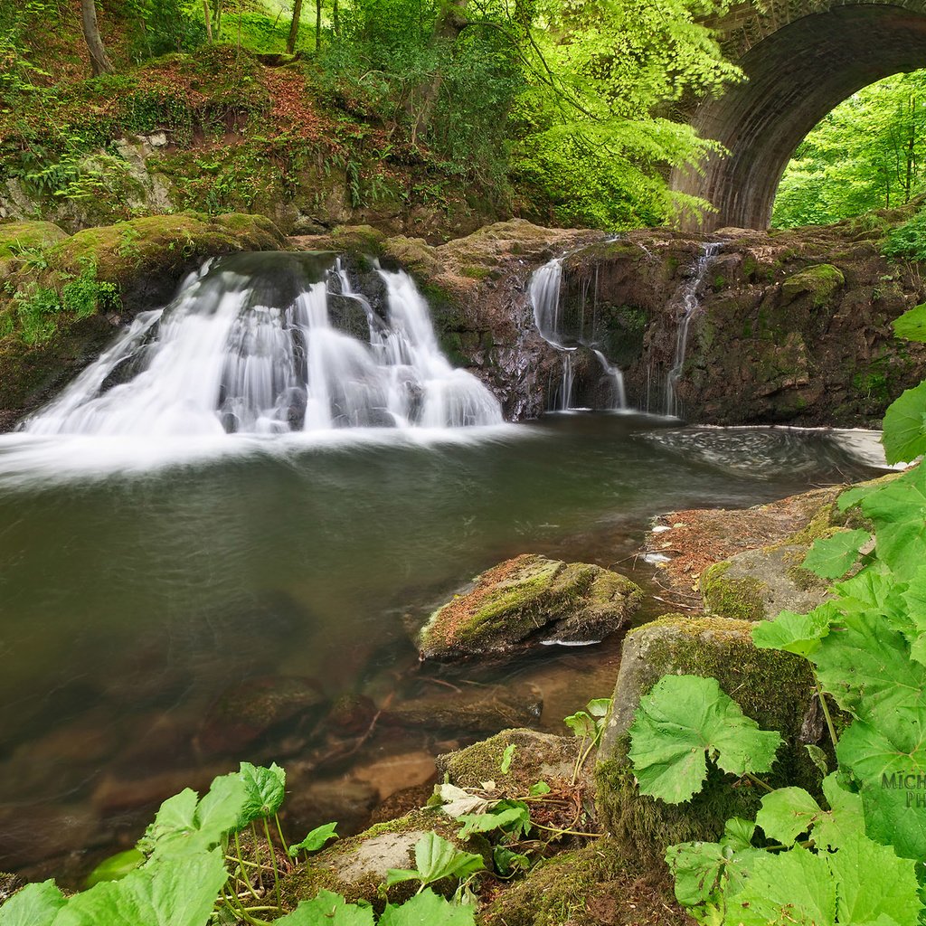 Обои камни, пейзаж, мост, водопад, водоем, арка, stones, landscape, bridge, waterfall, pond, arch разрешение 1920x1200 Загрузить