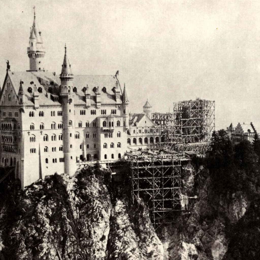 Обои замок, чёрно-белое, германия, нойшванштайн, стройка, castle, black and white, germany, neuschwanstein, construction разрешение 2024x1443 Загрузить