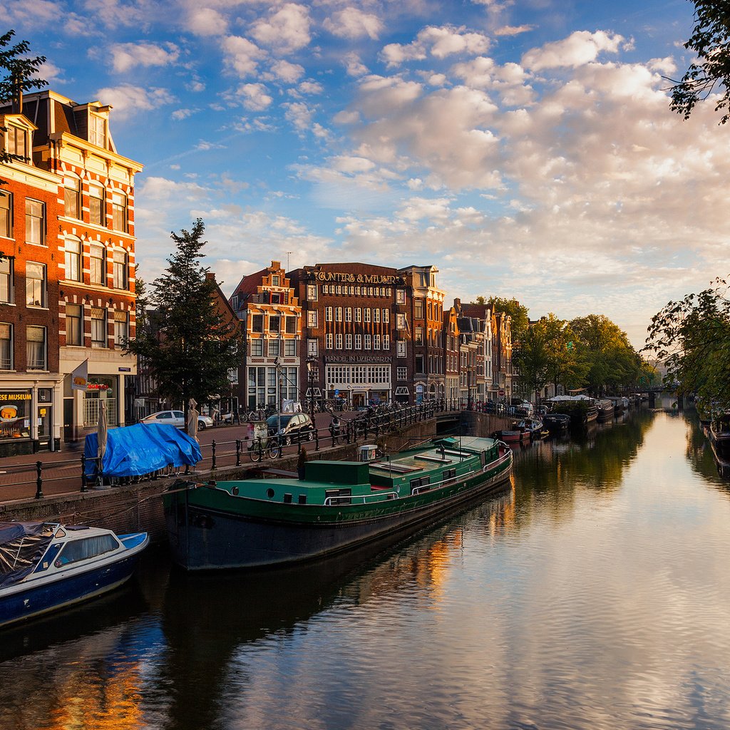 Обои вода, река, канал, нидерланды, амстердам, nederland, water, river, channel, netherlands, amsterdam разрешение 1920x1200 Загрузить