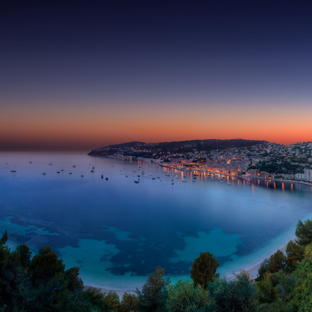 Обои яхты, панорама, город, красивый залив на закате, синяя вода, yachts, panorama, the city, the beautiful bay at sunset, blue water разрешение 1920x1080 Загрузить