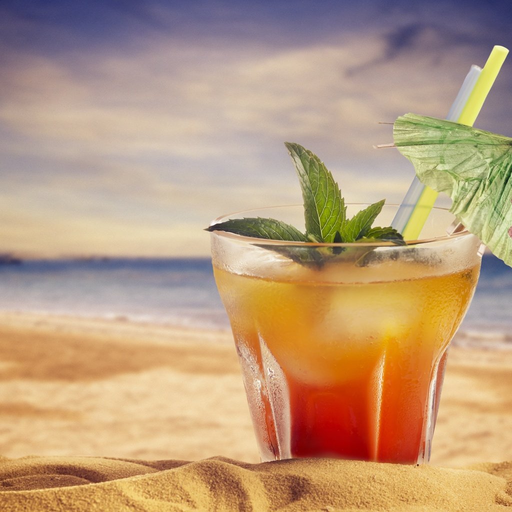 Обои небо, мята, напиток, песок, пляж, коктейль, зонтик, the sky, mint, drink, sand, beach, cocktail, umbrella разрешение 4678x3213 Загрузить