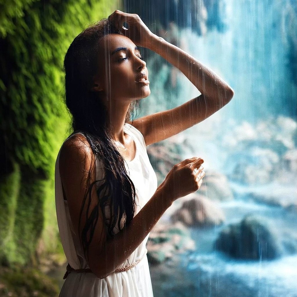 Обои девушка, платье, водопад, girl, dress, waterfall разрешение 1920x1080 Загрузить