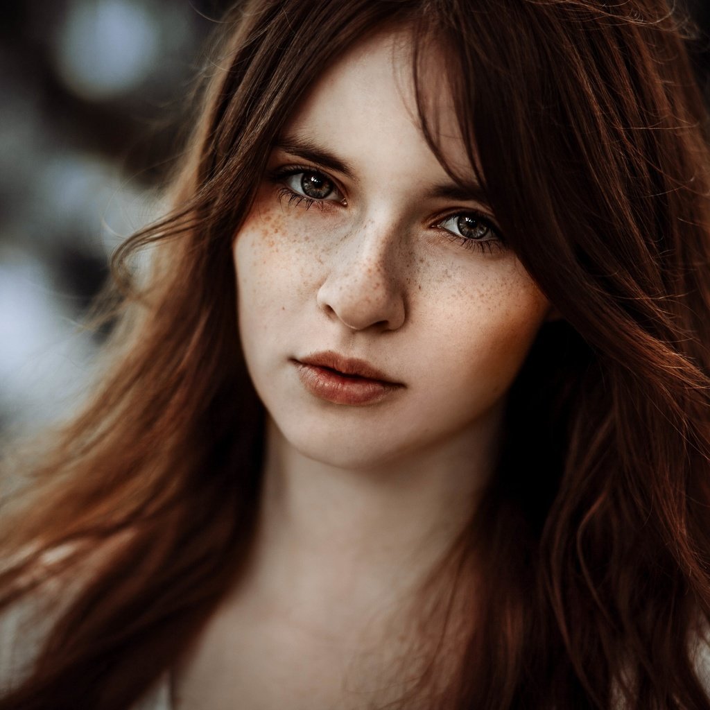 Обои девушка, фото, волосы, лицо, шатенка, girl, photo, hair, face, brown hair разрешение 2880x1920 Загрузить