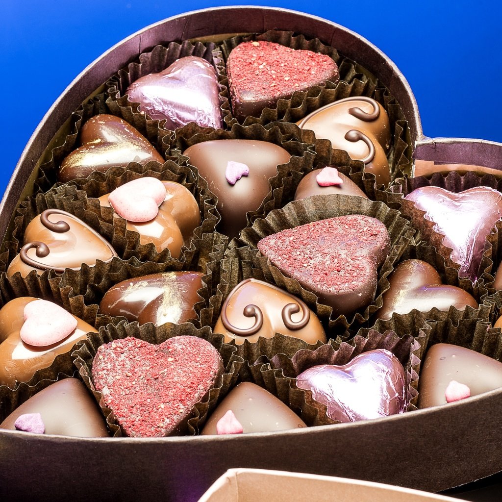 Обои конфеты, сердце, шоколад, коробка, candy, heart, chocolate, box разрешение 3000x1941 Загрузить