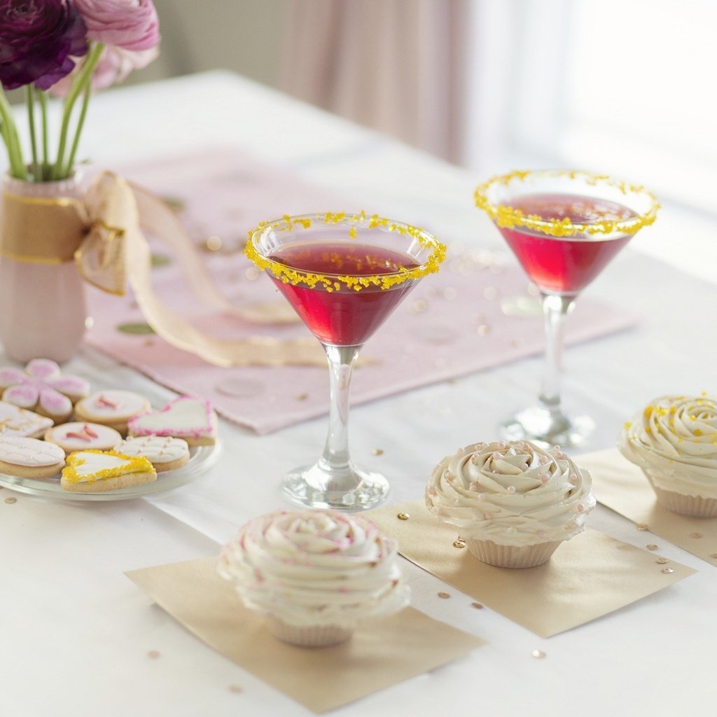 Обои коктейль, сладкое, печенье, кексы, ваза .цветы, cocktail, sweet, cookies, cupcakes, vase .flowers разрешение 2048x1336 Загрузить