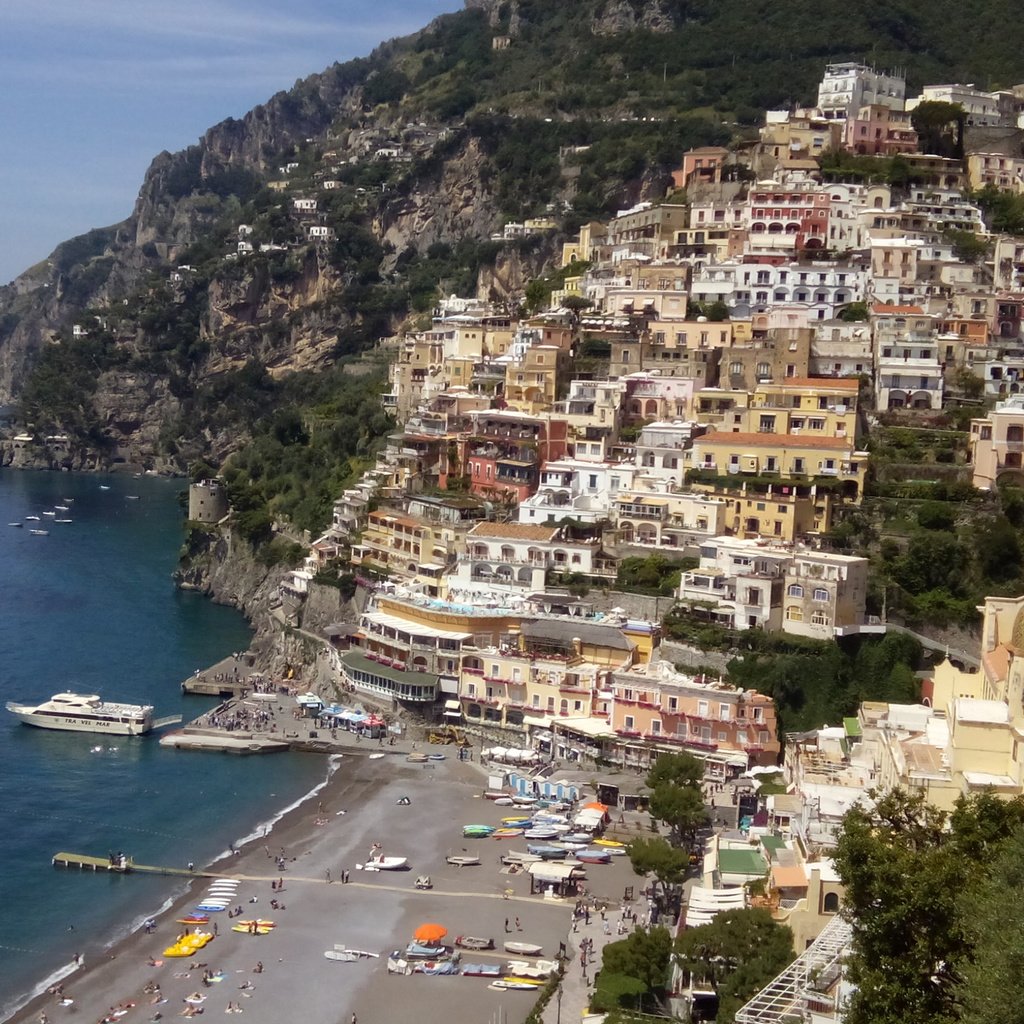 Обои горы, море, дома, италия, позитано, mountains, sea, home, italy, positano разрешение 2560x1376 Загрузить