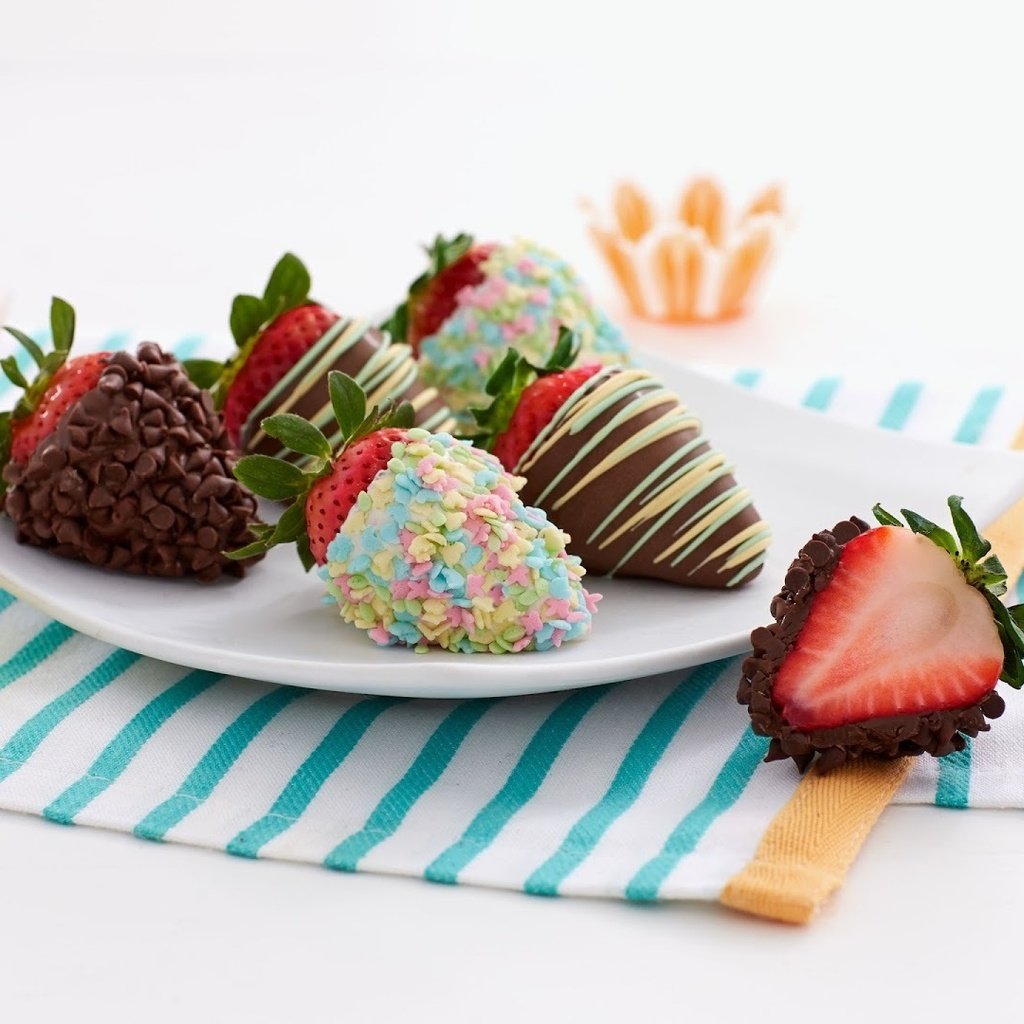 Обои клубника, ягоды, шоколад, сладкое, тарелка, десерт, strawberry, berries, chocolate, sweet, plate, dessert разрешение 1920x1080 Загрузить
