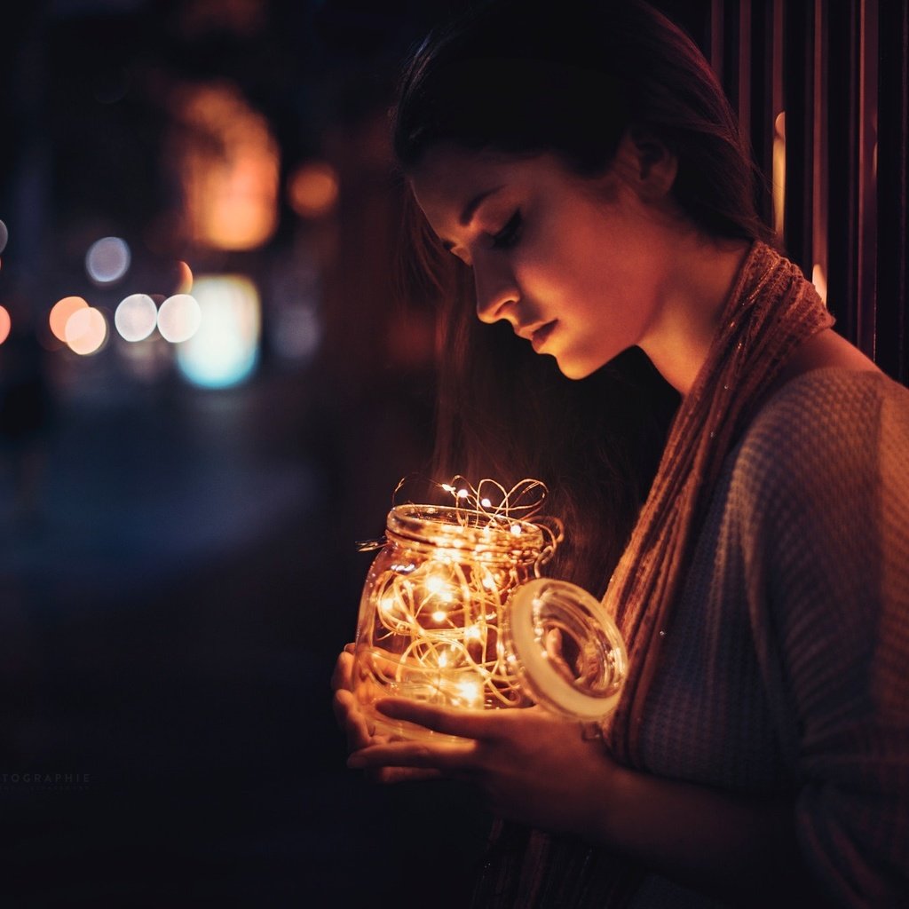 Обои свет, ночь, огни, девушка, гирлянда, банка, боке, light, night, lights, girl, garland, bank, bokeh разрешение 2048x1367 Загрузить