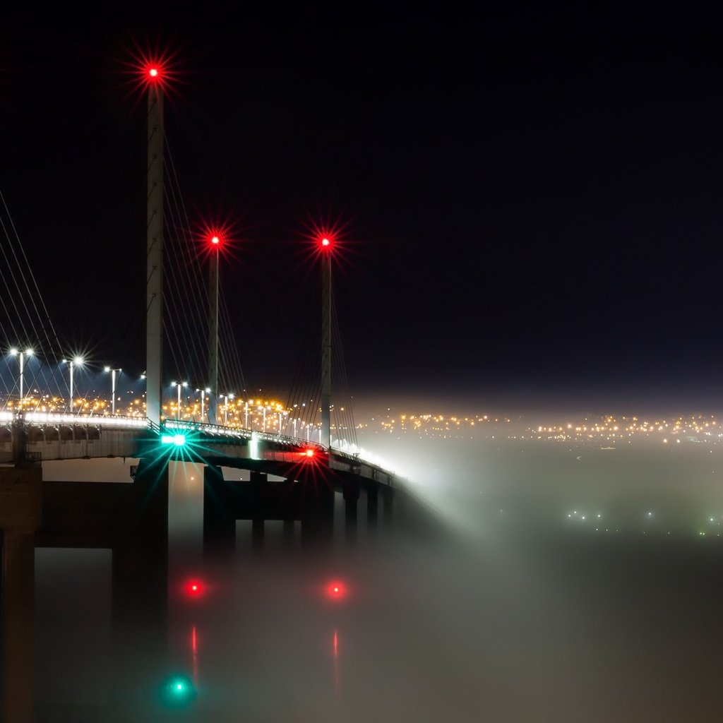 Обои огни, туман, мост, транспорт, шотландия, kessock, into the mist, кесок, lights, fog, bridge, transport, scotland, kasok разрешение 2560x1440 Загрузить