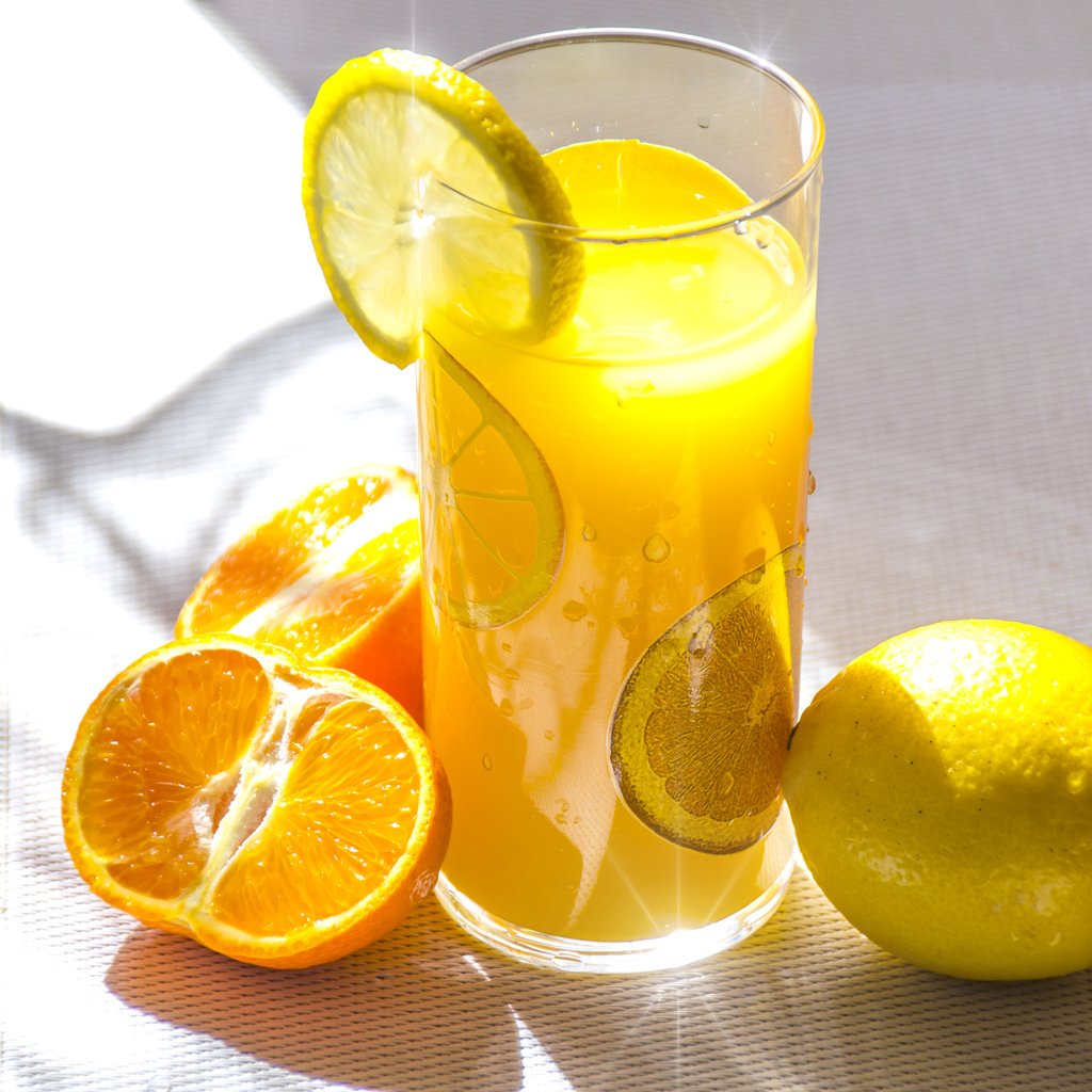 Обои свет, photo mix, фрукты, лимон, мандарин, цитрусы, сок, солнечный свет, лимонад, light, fruit, lemon, mandarin, citrus, juice, sunlight, lemonade разрешение 4608x3072 Загрузить