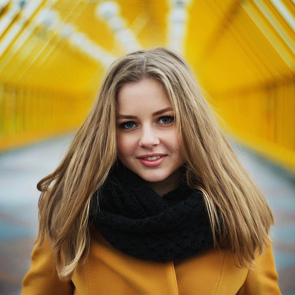 Обои девушка, блондинка, улыбка, портрет, взгляд, волосы, girl, blonde, smile, portrait, look, hair разрешение 1920x1280 Загрузить