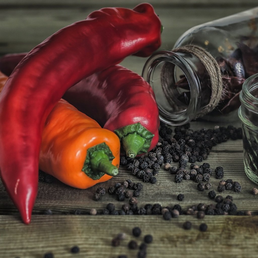 Обои фон, овощи, чили, перец, специи, background, vegetables, chile, pepper, spices разрешение 2560x1707 Загрузить