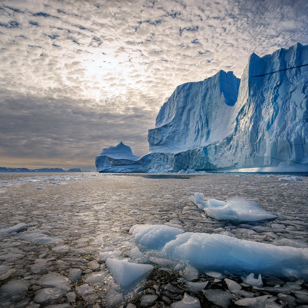 Обои облака, море, парусник, лёд, айсберг, льдина, clouds, sea, sailboat, ice, iceberg, floe разрешение 2048x1318 Загрузить