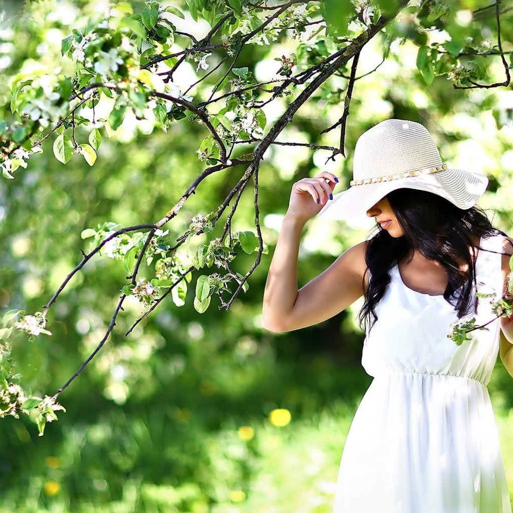 Обои девушка, сад, шляпа, белое платье, girl, garden, hat, white dress разрешение 1920x1200 Загрузить