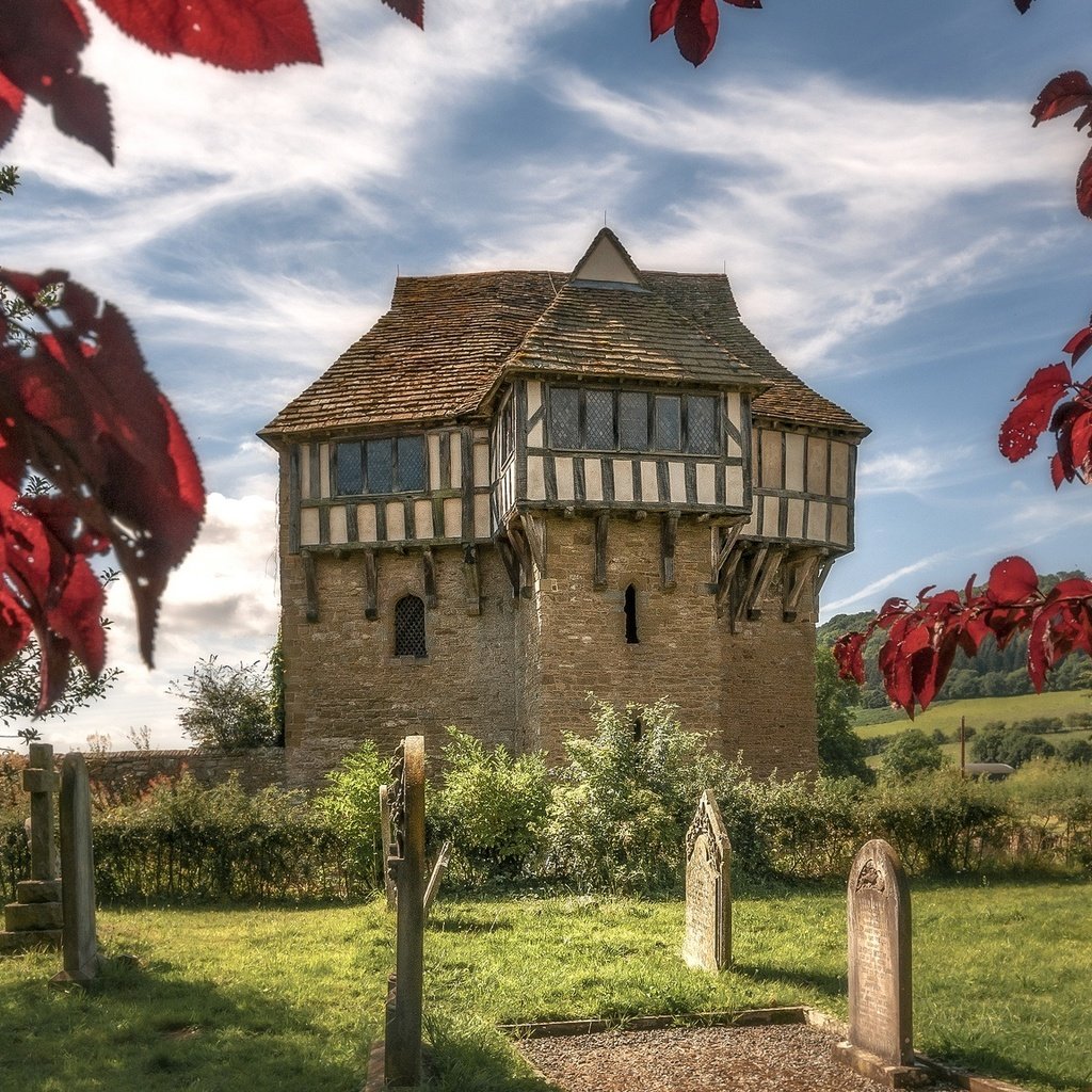 Обои листья, замок, осень, англия, stokesay castle, шропшир, leaves, castle, autumn, england, shropshire разрешение 2048x1152 Загрузить