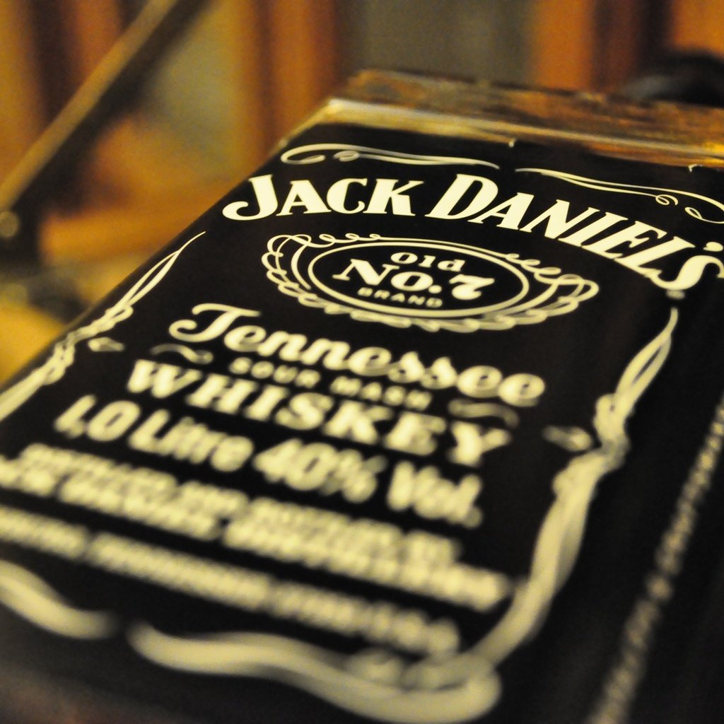 Обои макро, бутылка, алкоголь, виски, джек дэниелс, jack daniel, jack daniel’s, macro, bottle, alcohol, whiskey, jack daniels, jack daniel's разрешение 2560x1700 Загрузить