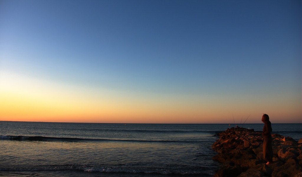 Обои небо, камни, закат, море, горизонт, the sky, stones, sunset, sea, horizon разрешение 1920x1200 Загрузить