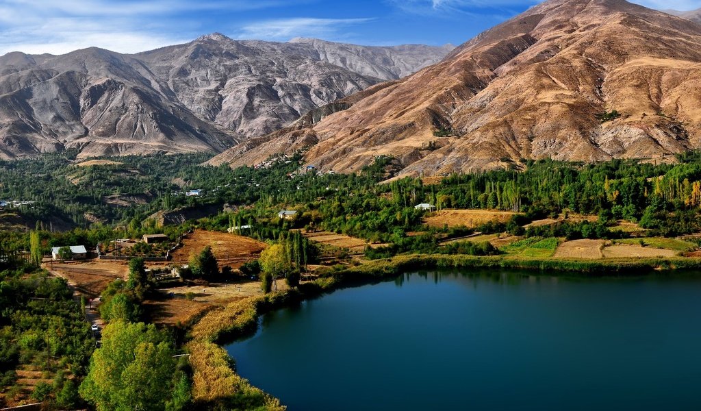 Обои деревья, озеро, горы, иран, ovan lake, trees, lake, mountains, iran разрешение 2560x1600 Загрузить