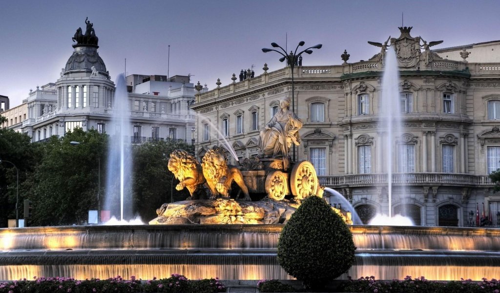 Обои вечер, фонтан, сумерки, испания, фонтан сибелес, мадрид, the evening, fountain, twilight, spain, cibeles fountain, madrid разрешение 2560x1600 Загрузить