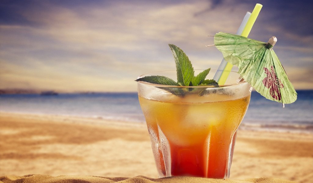 Обои небо, мята, напиток, песок, пляж, коктейль, зонтик, the sky, mint, drink, sand, beach, cocktail, umbrella разрешение 4678x3213 Загрузить