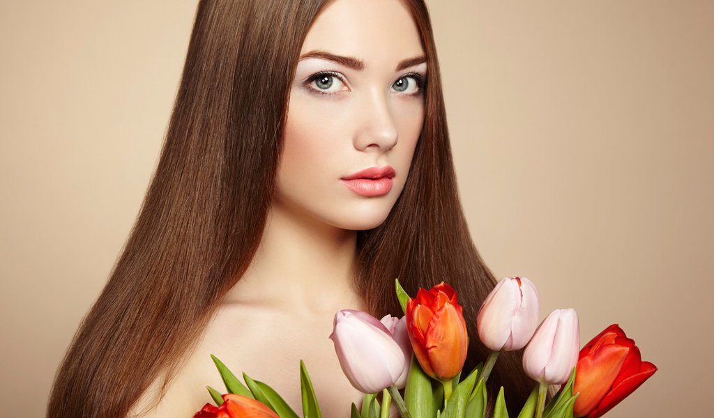 Обои девушка, портрет, взгляд, модель, тюльпаны, шатенка, l, girl, portrait, look, model, tulips, brown hair разрешение 2048x1536 Загрузить