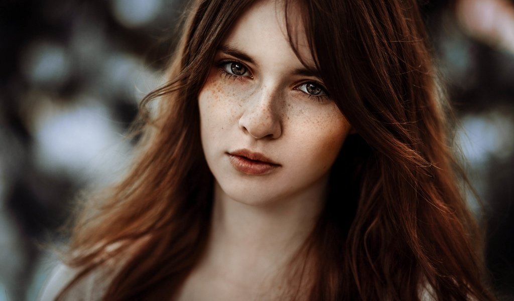 Обои девушка, фото, волосы, лицо, шатенка, girl, photo, hair, face, brown hair разрешение 2880x1920 Загрузить