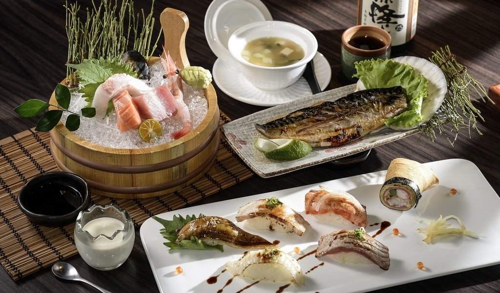 Обои рыба, суши, морепродукты, суп, ассорти, fish, sushi, seafood, soup, cuts разрешение 2048x1367 Загрузить