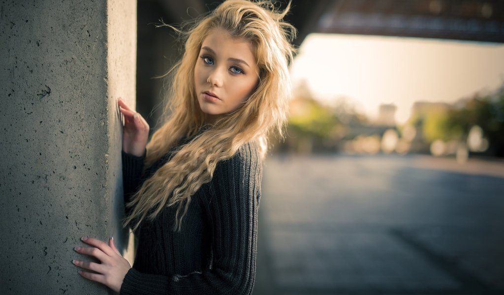 Обои девушка, блондинка, портрет, модель, фотосессия, длинные волосы, girl, blonde, portrait, model, photoshoot, long hair разрешение 2048x1453 Загрузить