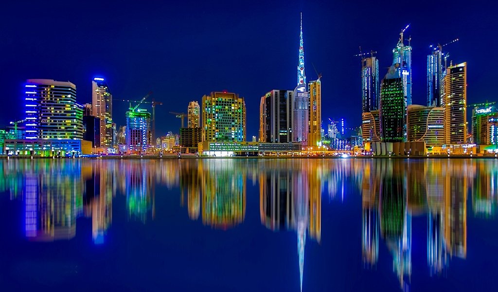 Обои отражение, город, дубай, оаэ, reflection, the city, dubai, uae разрешение 1920x1200 Загрузить