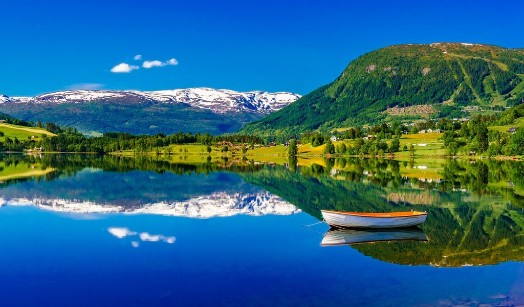 Обои небо, река, горы, отражение, побережье, лодка, норвегия, the sky, river, mountains, reflection, coast, boat, norway разрешение 1920x1200 Загрузить