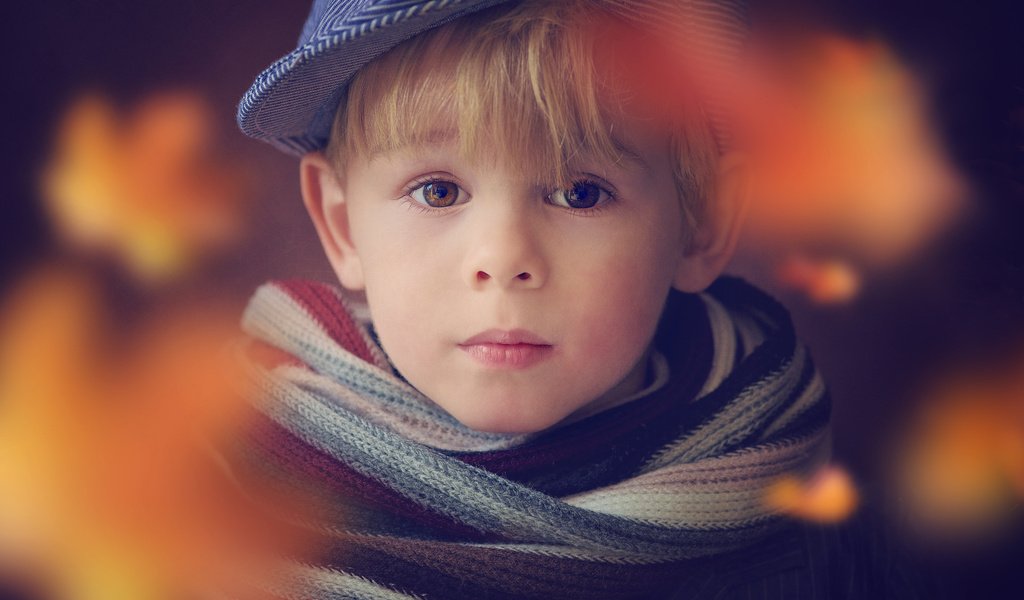 Обои взгляд, лицо, ребенок, мальчик, кепка, шарф, look, face, child, boy, cap, scarf разрешение 2048x1365 Загрузить