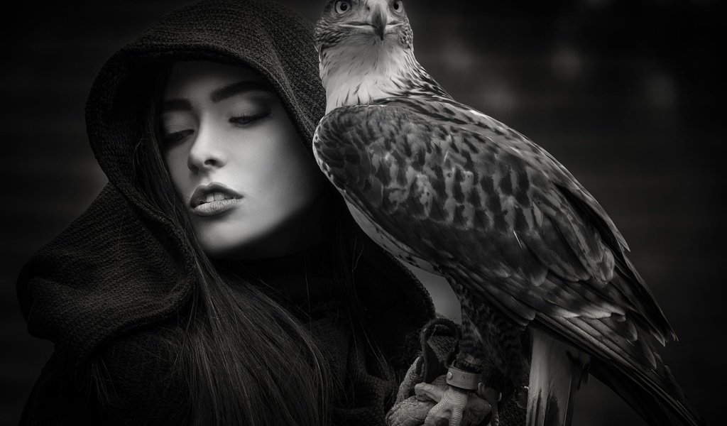 Обои девушка, портрет, чёрно-белое, модель, птица, лицо, joachim bergauer, girl, portrait, black and white, model, bird, face разрешение 2000x1554 Загрузить