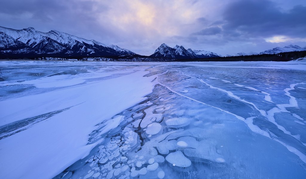 Обои озеро, горы, природа, зима, пейзаж, лёд, lake, mountains, nature, winter, landscape, ice разрешение 1920x1200 Загрузить