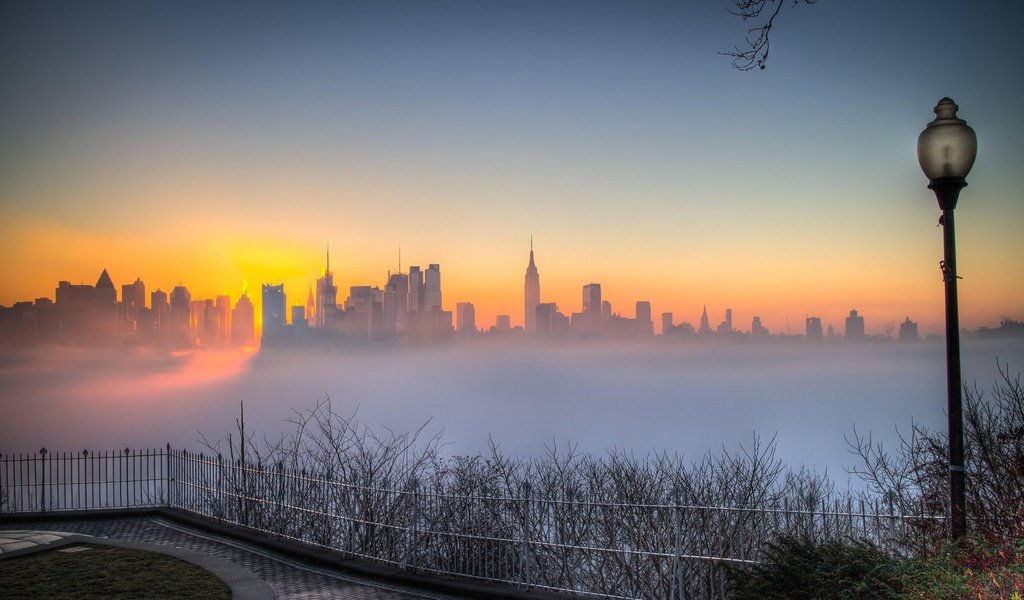 Обои утро, туман, город, сша, манхеттен, morning, fog, the city, usa, manhattan разрешение 3604x2027 Загрузить