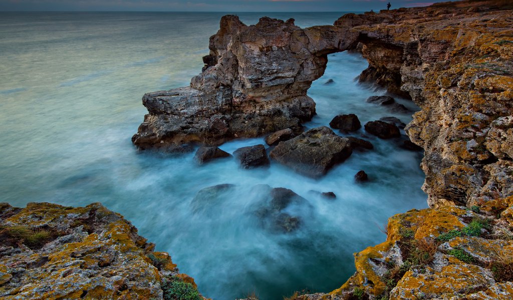 Обои скалы, красива, восход, морской пейзаж, природа, magnificent, камни, берег, пейзаж, море, пляж, rocks, beautiful, sunrise, seascape, nature, stones, shore, landscape, sea, beach разрешение 2112x1188 Загрузить