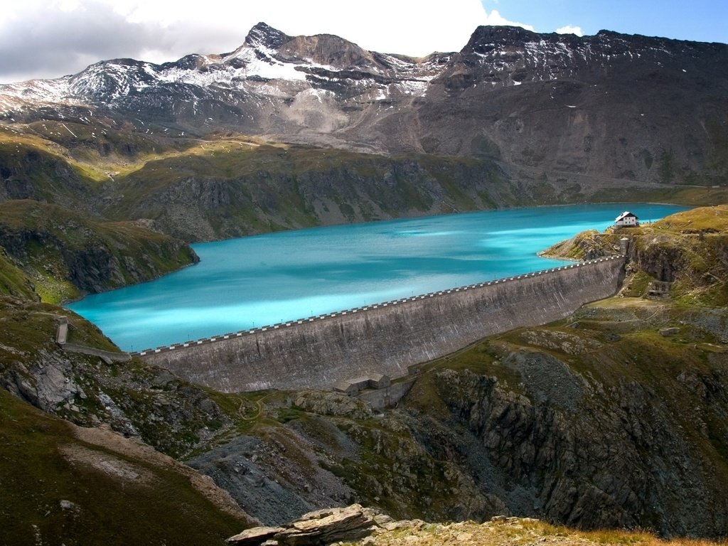 Обои озеро, горы, скалы, дамба, плотина, запруда, lake, mountains, rocks, dam разрешение 1920x1080 Загрузить