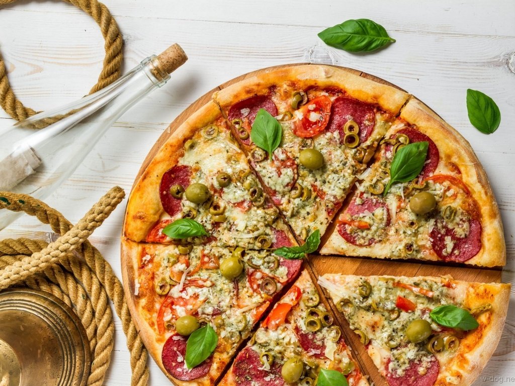 Обои канат, бутылка, оливки, пицца, салями, rope, bottle, olives, pizza, salami разрешение 1920x1394 Загрузить
