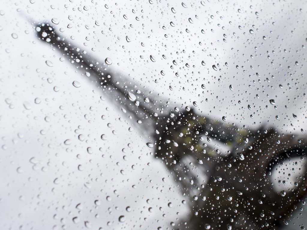 Обои капли, париж, дождь, стекло, франция, эйфелева башня, drops, paris, rain, glass, france, eiffel tower разрешение 3840x2400 Загрузить