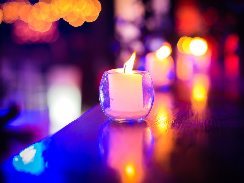 Обои огни, свечи, отражение, блики, хайбол, cвечи, cтекло, lights, candles, reflection, glare, highball, glass разрешение 2048x1365 Загрузить