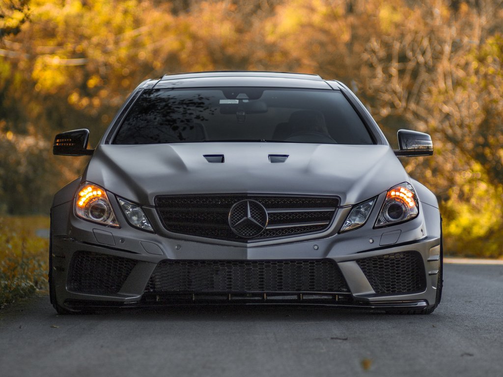 Обои дорога, осень, тюнинг, мерседес, мерседес-бенц, мерс, road, autumn, tuning, mercedes, mercedes-benz разрешение 3840x2160 Загрузить