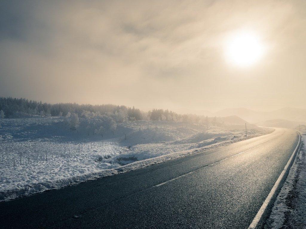 Обои дорога, зима, утро, туман, road, winter, morning, fog разрешение 2048x1367 Загрузить