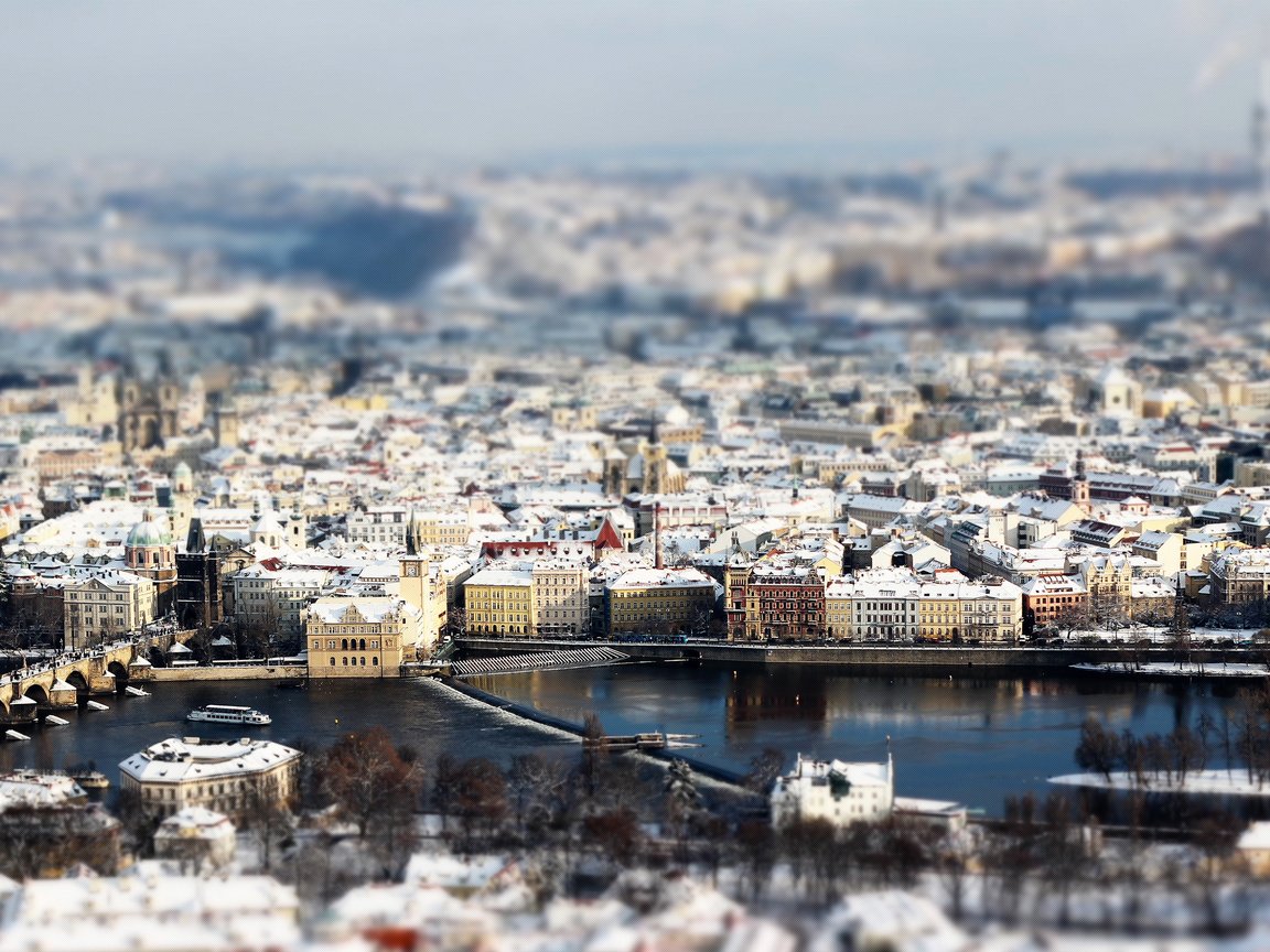 Обои снег, зима, город, прага, tilt-shift, snow, winter, the city, prague разрешение 2560x1600 Загрузить