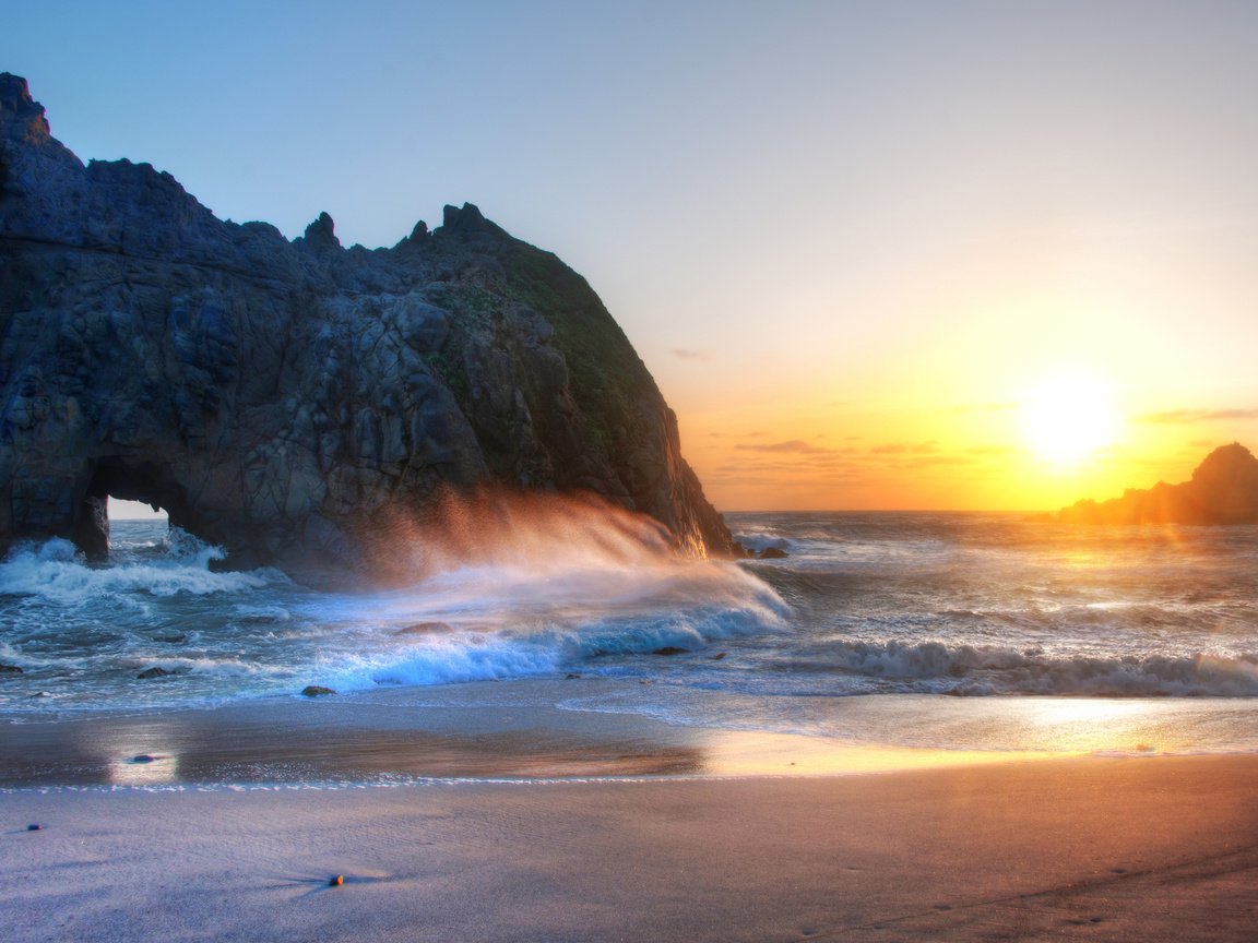 Обои небо, скалы, волны, закат, море, песок, пляж, the sky, rocks, wave, sunset, sea, sand, beach разрешение 2560x1600 Загрузить