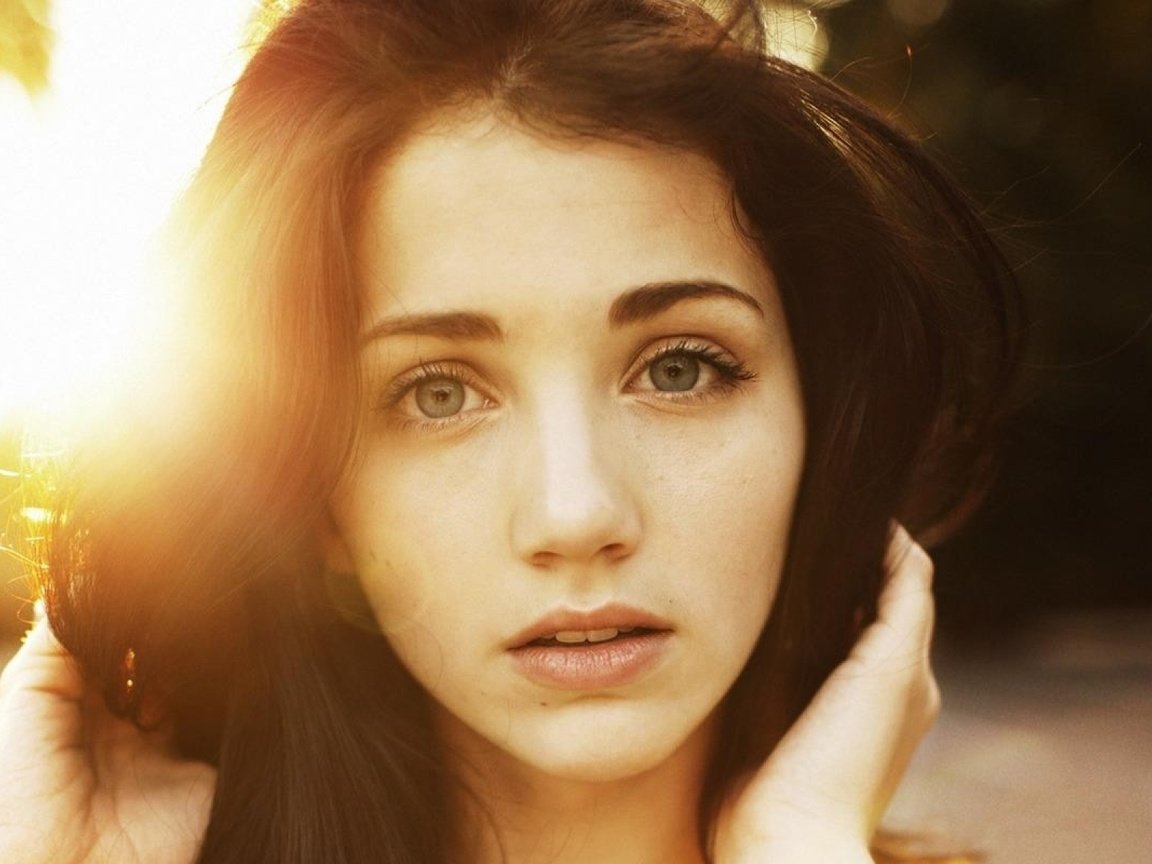 Обои девушка, взгляд, модель, эмили радд, girl, look, model, emily rudd разрешение 1920x1200 Загрузить