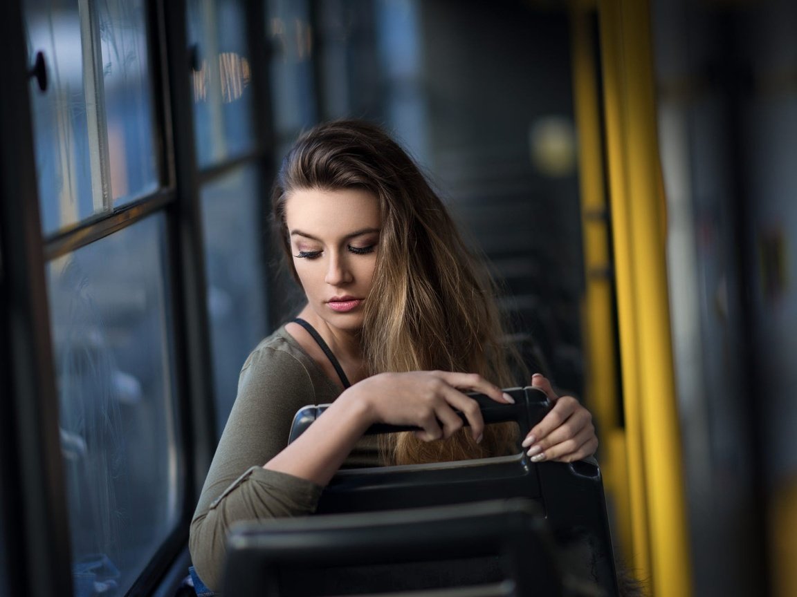 Обои девушка, взгляд, волосы, окно, губки, люси, girl, look, hair, window, sponge, lucy разрешение 2000x1333 Загрузить