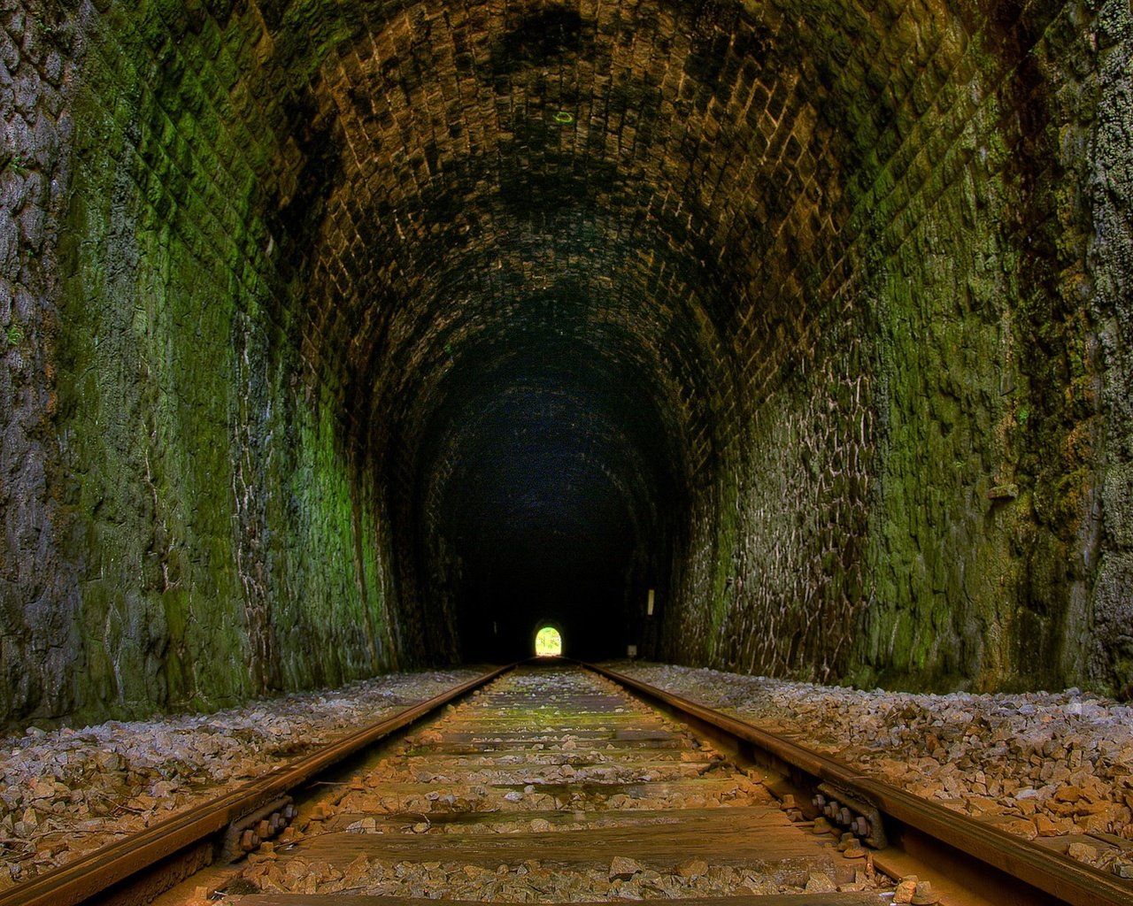 Обои дорога, рельсы, туннель, road, rails, the tunnel разрешение 2560x1600 Загрузить