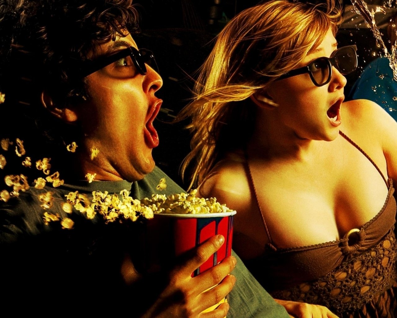 Обои девушка, парень, эмоции, кинотеатр, попкорн, поп корн, girl, guy, emotions, cinema, popcorn разрешение 1920x1200 Загрузить