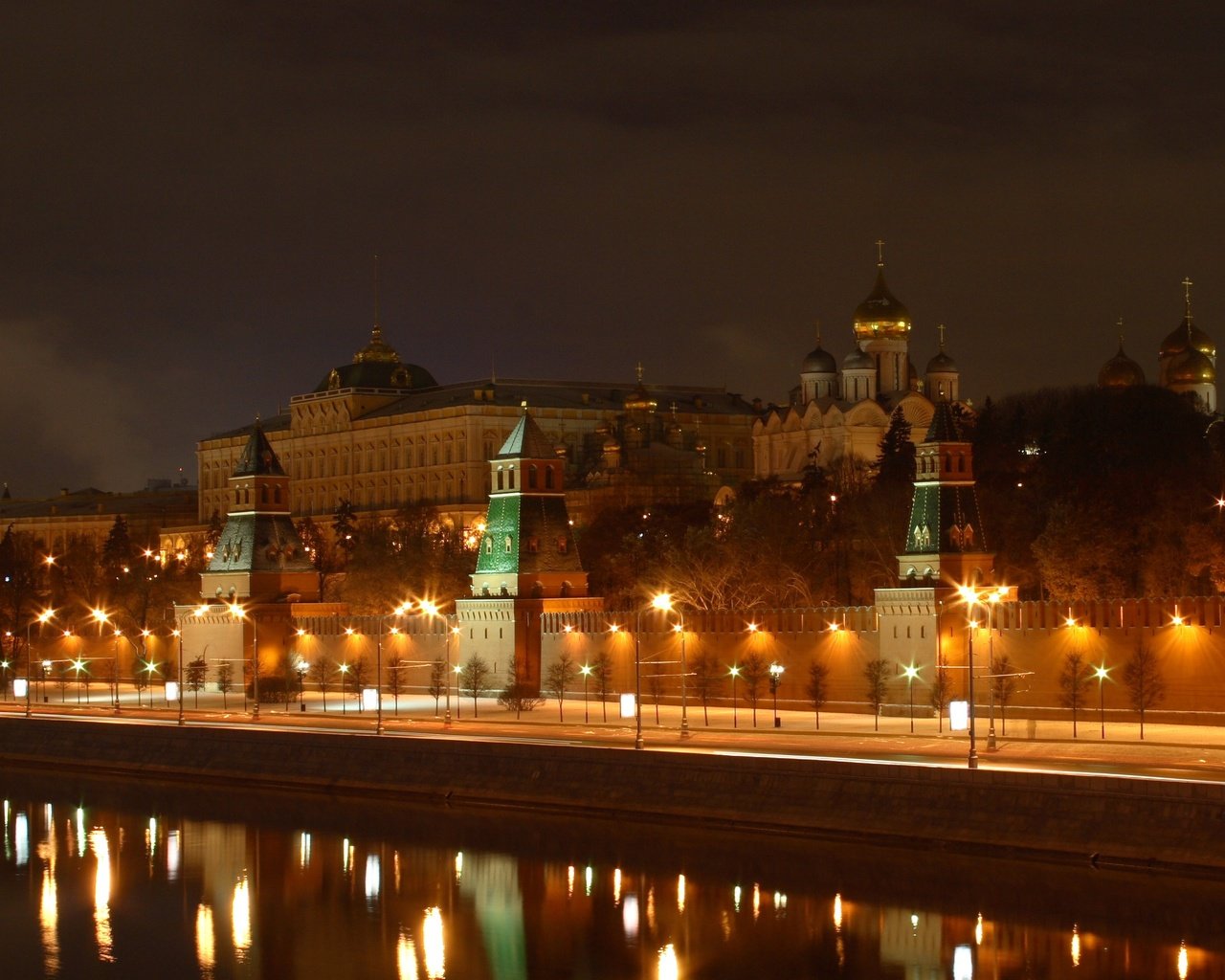 Обои ночь, огни, москва, кремль, россия, night, lights, moscow, the kremlin, russia разрешение 2625x1757 Загрузить