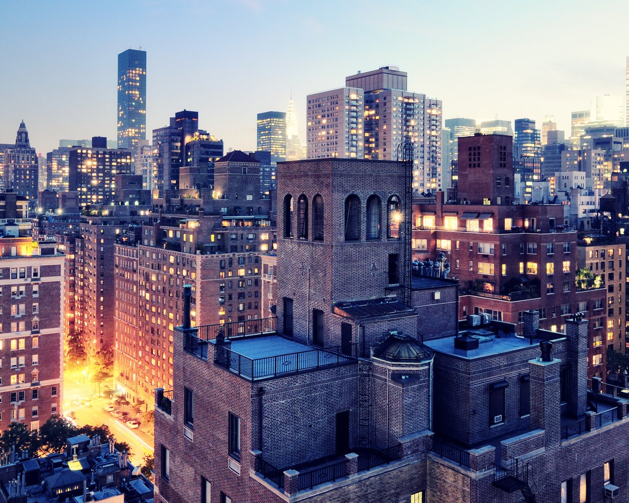 Обои огни, город, небоскребы, нью-йорк, здания, сумерки, lights, the city, skyscrapers, new york, building, twilight разрешение 1920x1280 Загрузить